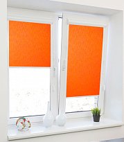 Жалюзи на пластиковое окно рулонные оранжевые